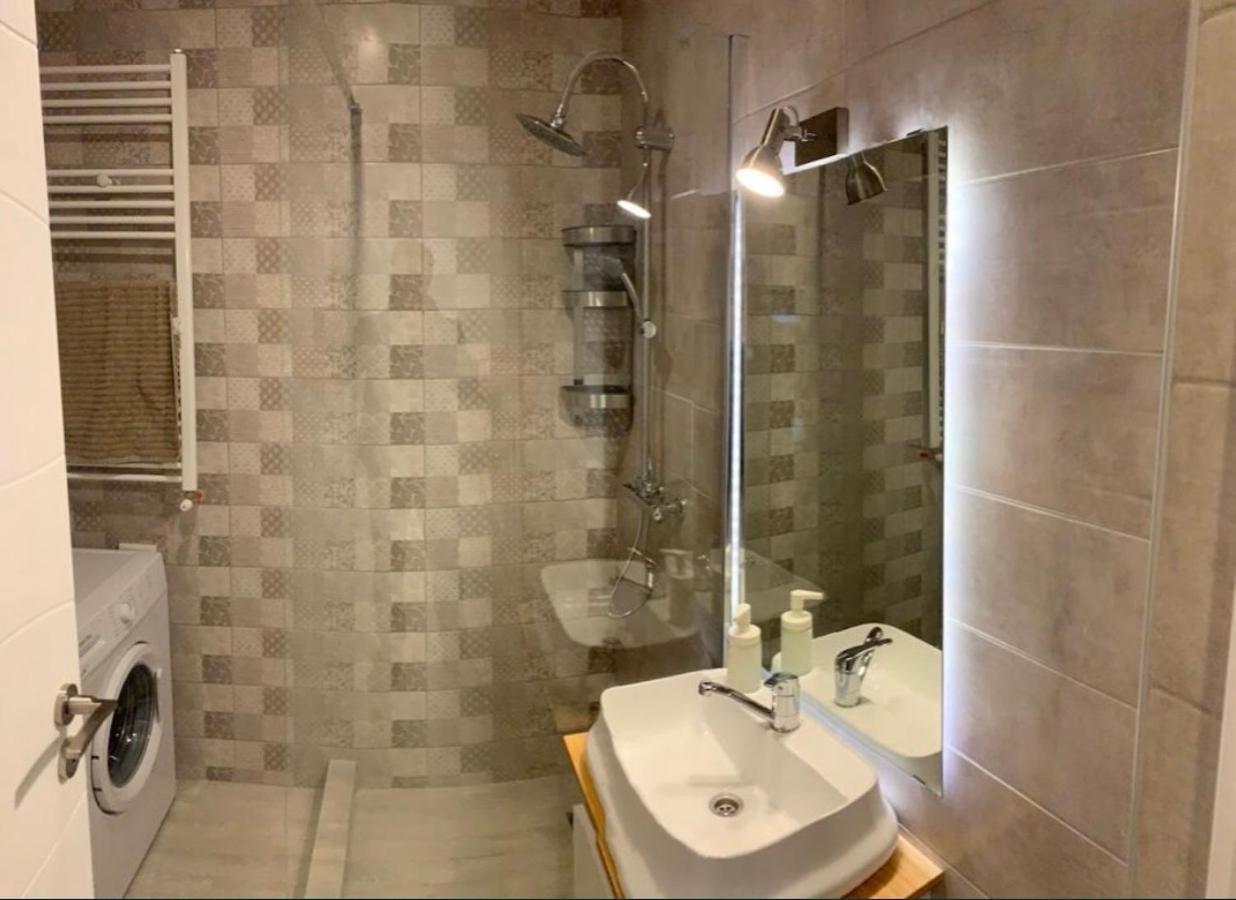 Retreat Luxury Apartment Near Presidential Palace Bucharest Exterior photo